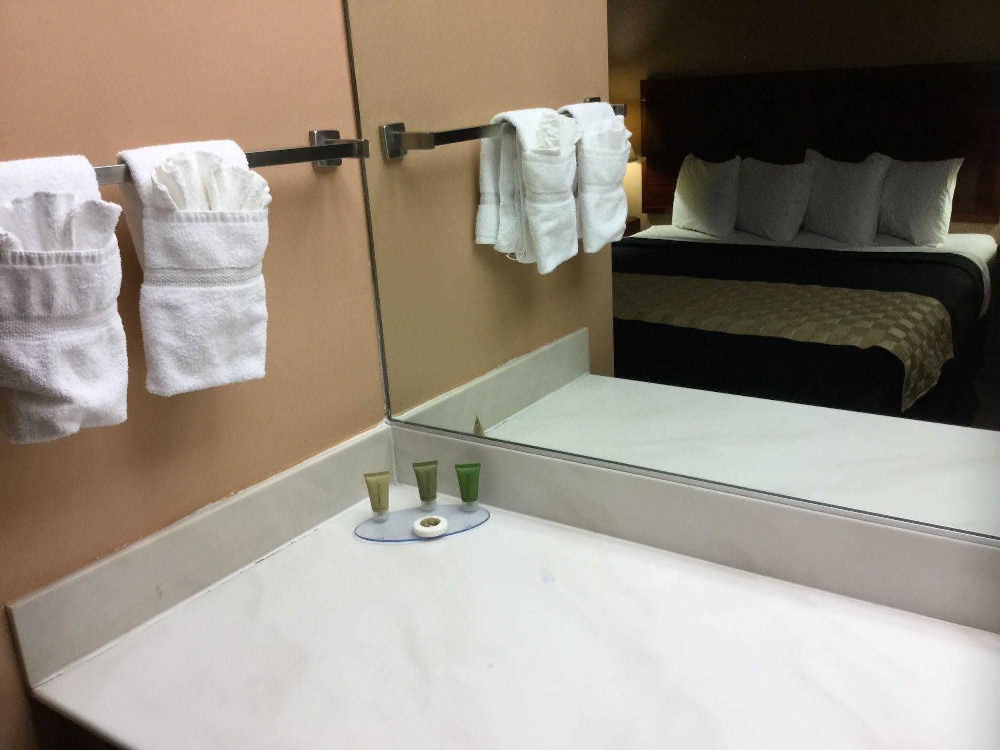 Green Tree Inn And Extended Stay Suites Victorville Εξωτερικό φωτογραφία